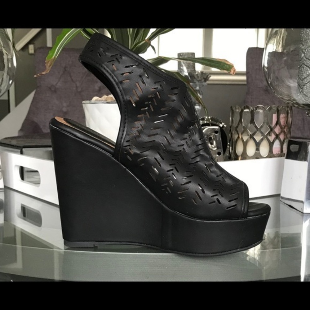 *SOLad*💜Madden Girl Black Peep Toe Bootie Wedges Sz 6 - Picture 4 of 7
